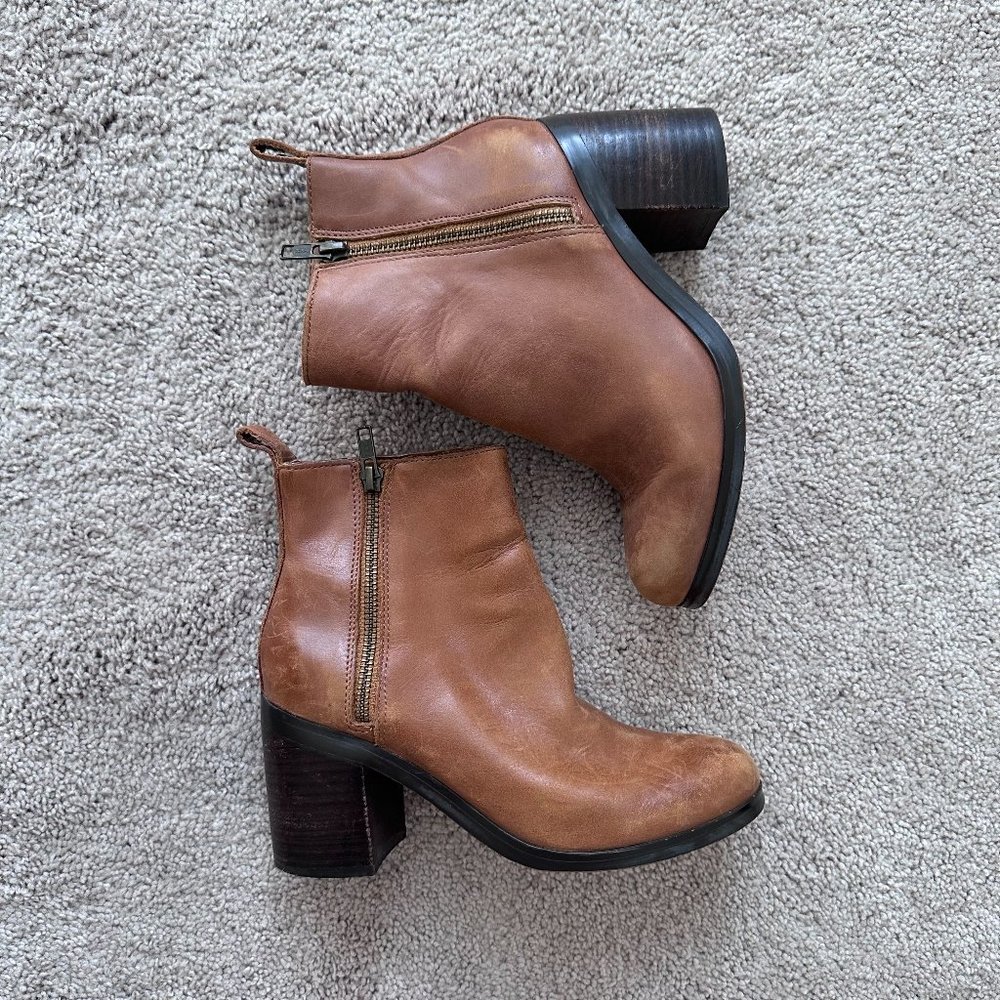 Women's Brown Leather Ankle Booties from GAP (Size 6)